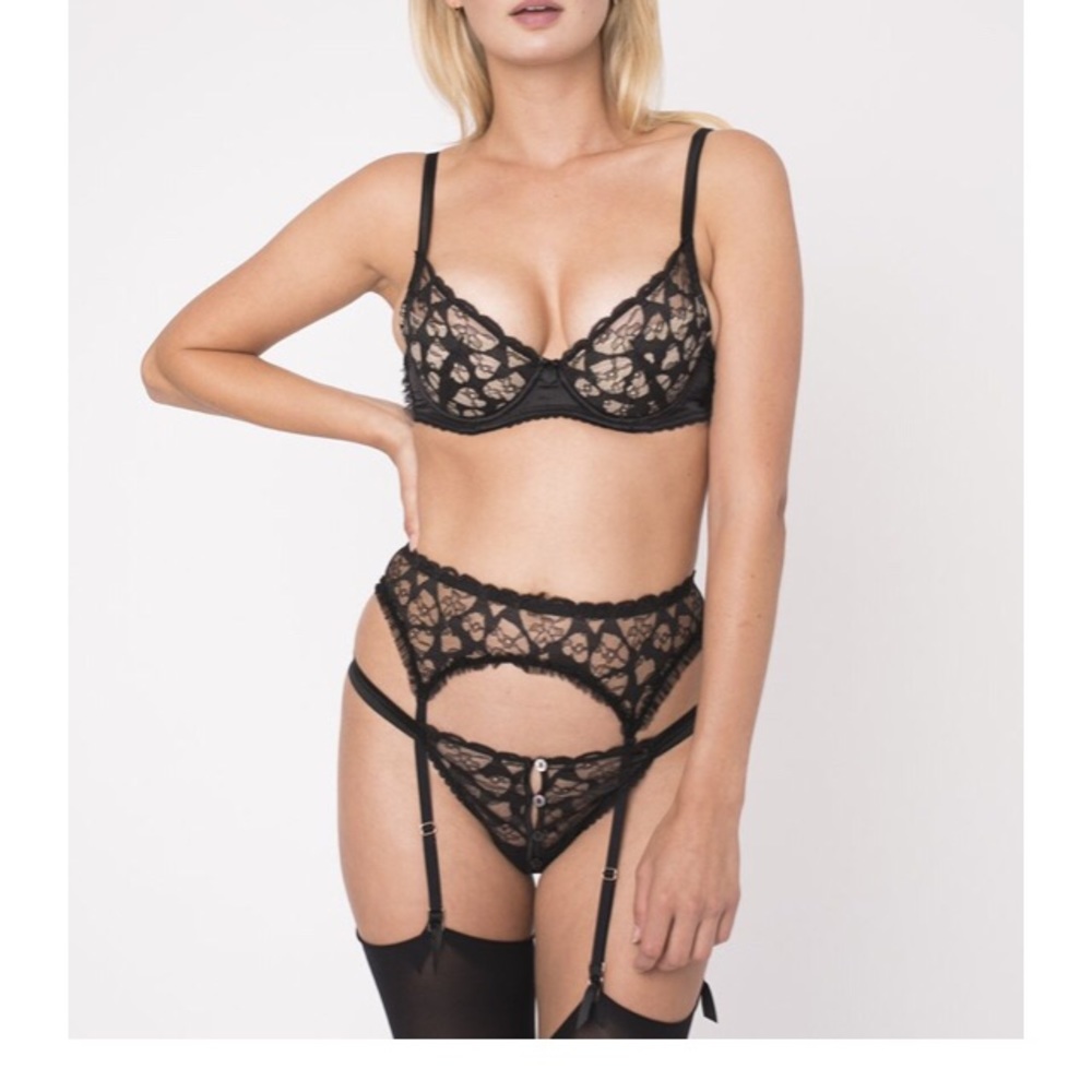 Mimi Holliday black lace set